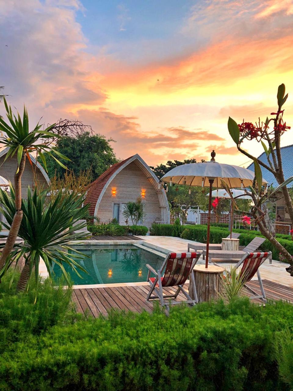 La Roja Bungalows Batununggul エクステリア 写真